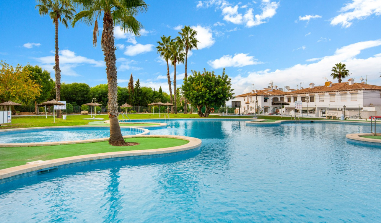 Reventa - Casa de Pueblo - Torrevieja - Lago Jardin