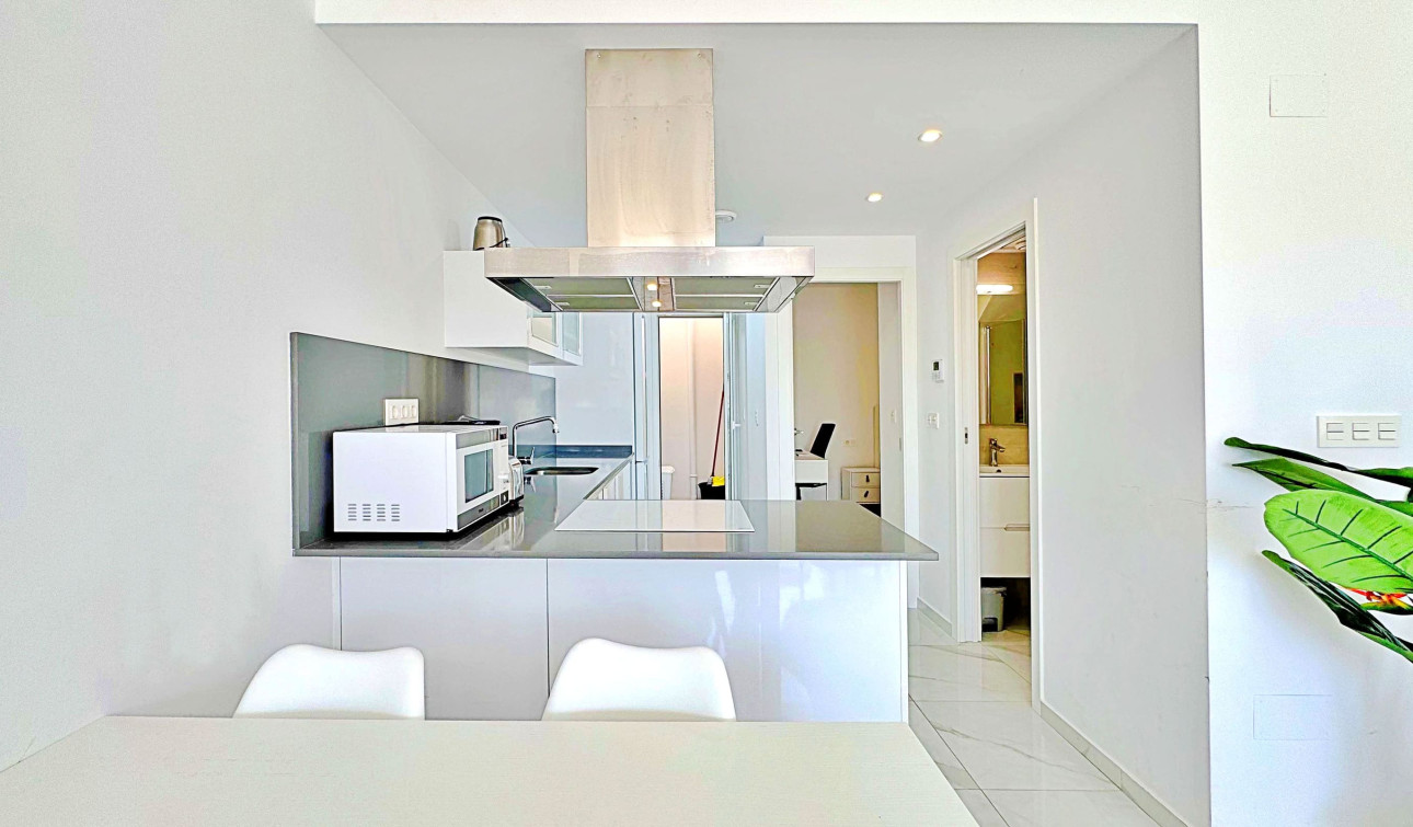 Reventa - Casa de Pueblo - Torrevieja - Los Balcones