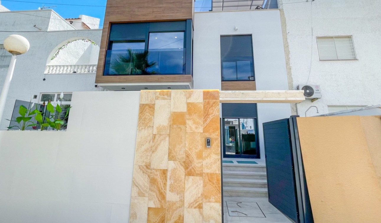Reventa - Casa de Pueblo - Torrevieja - Nueva Torrevieja - Aguas Nuevas