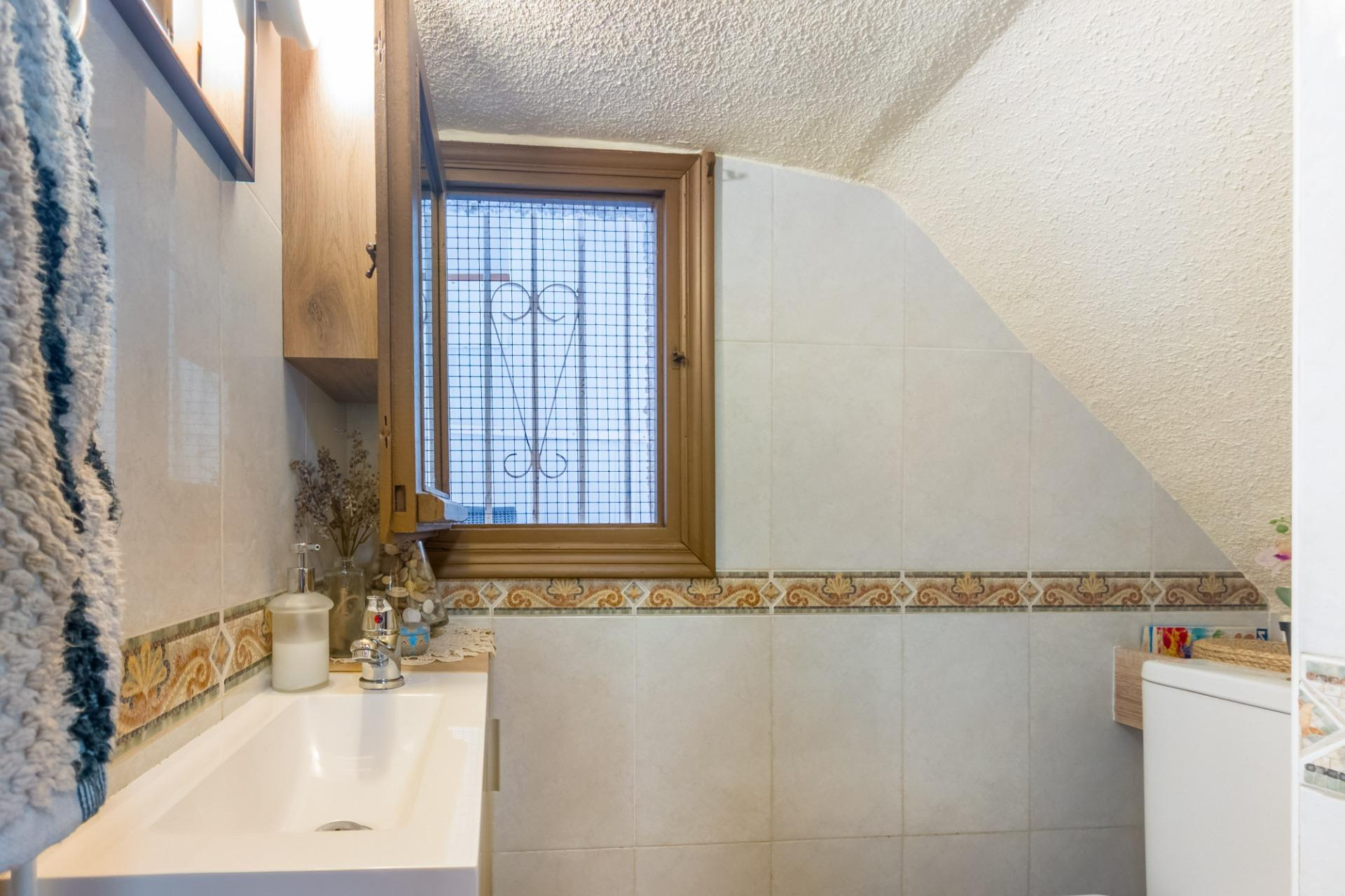 Reventa - Casa de Pueblo - Torrevieja - Nueva Torrevieja