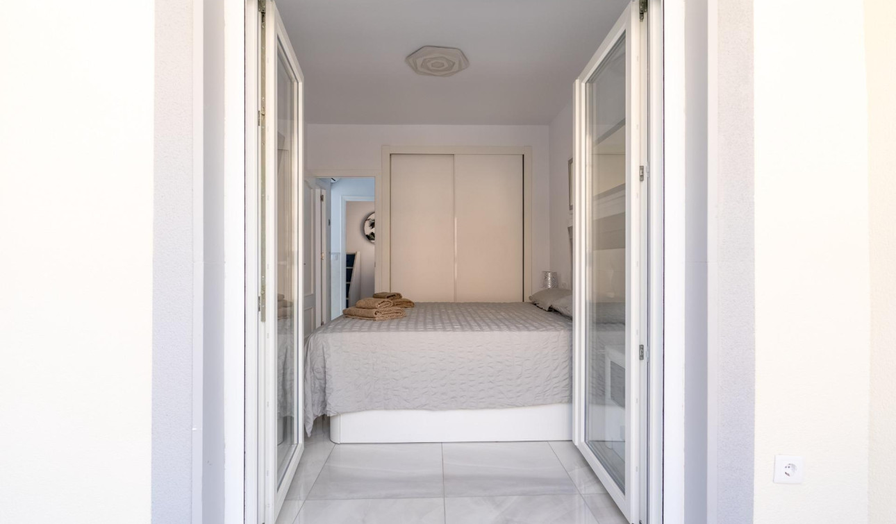 Reventa - Casa de Pueblo - Torrevieja - Punta prima