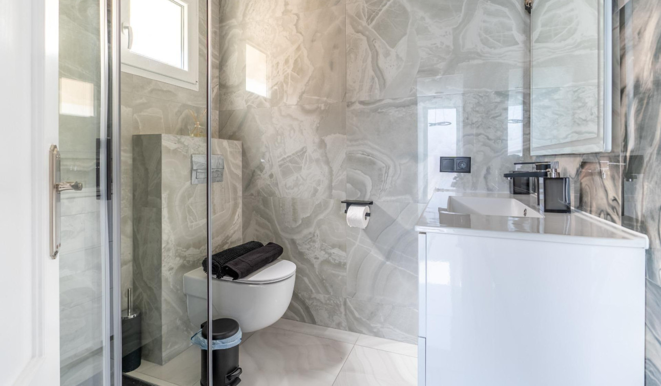 Reventa - Casa de Pueblo - Torrevieja - Punta prima