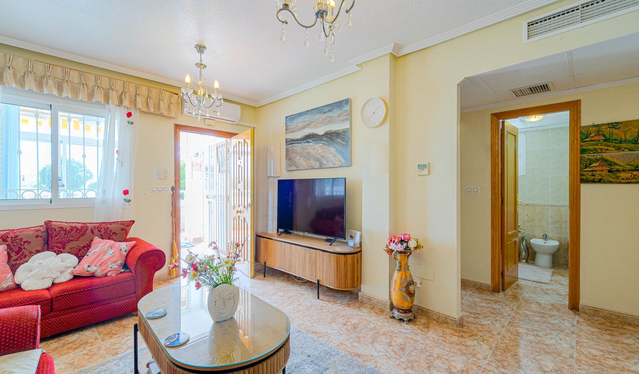 Reventa - Casa de Pueblo - Torrevieja - Punta Prima