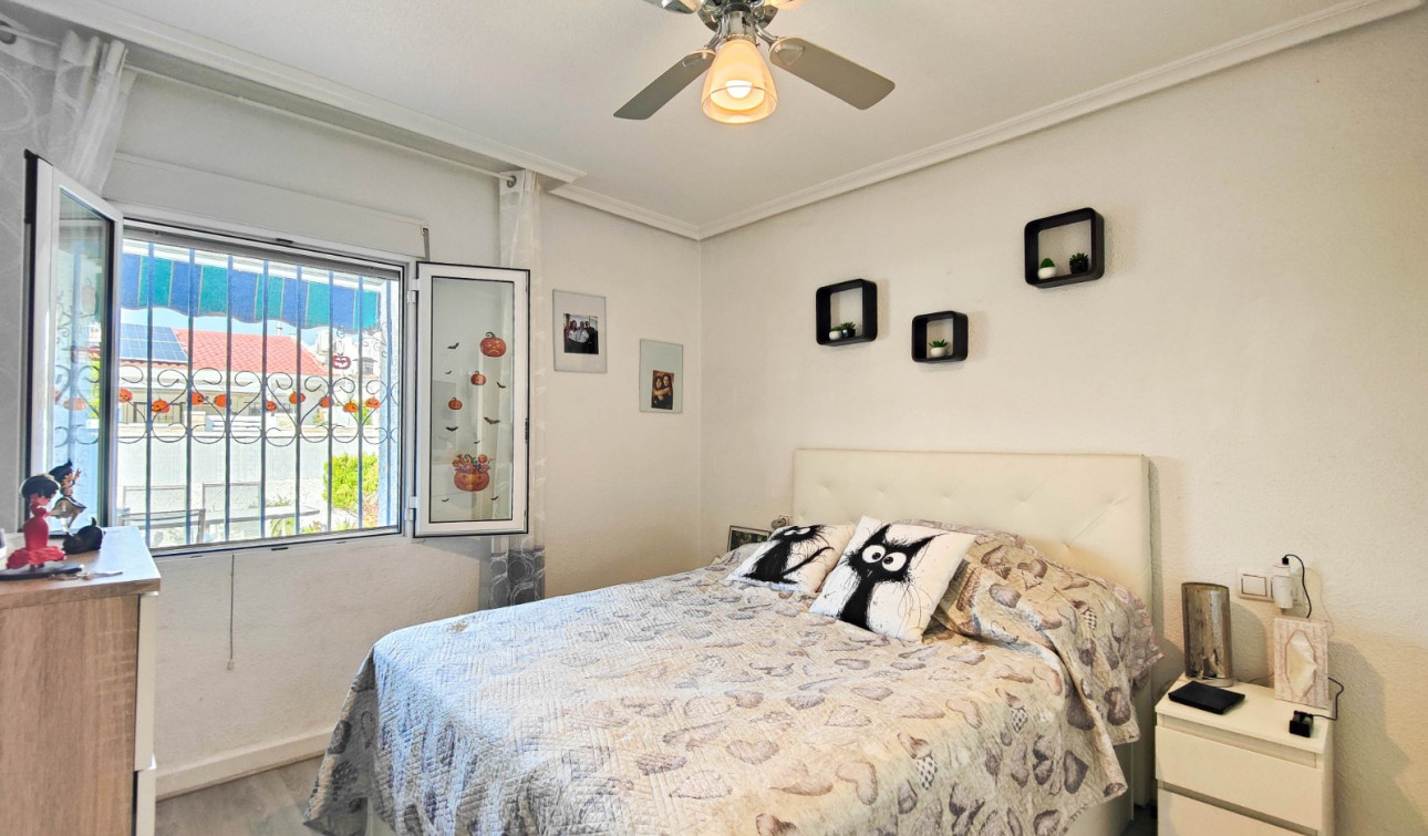 Reventa - Casa de Pueblo - Torrevieja - Torreta - Salado