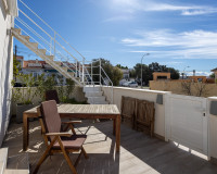 Reventa - Casa de Pueblo - Torrevieja - Urbanización San Luis