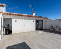Reventa - Casa de Pueblo - Torrevieja - Urbanización San Luis