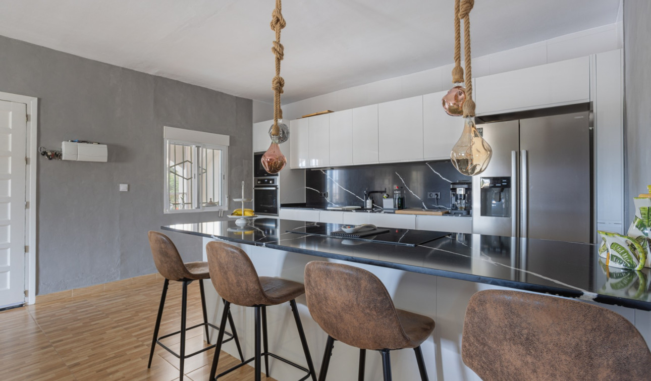 Reventa - Finca / Propiedad de Campo - Albatera