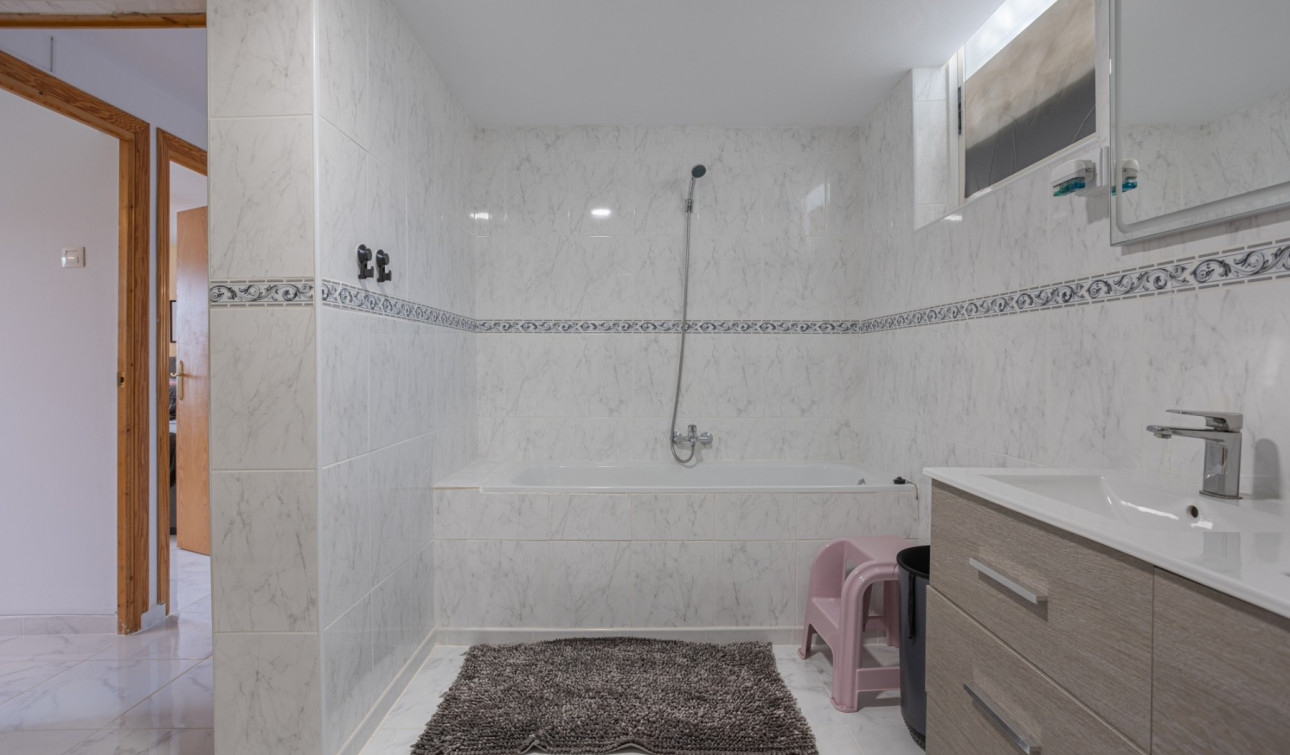 Reventa - Finca / Propiedad de Campo - Albatera