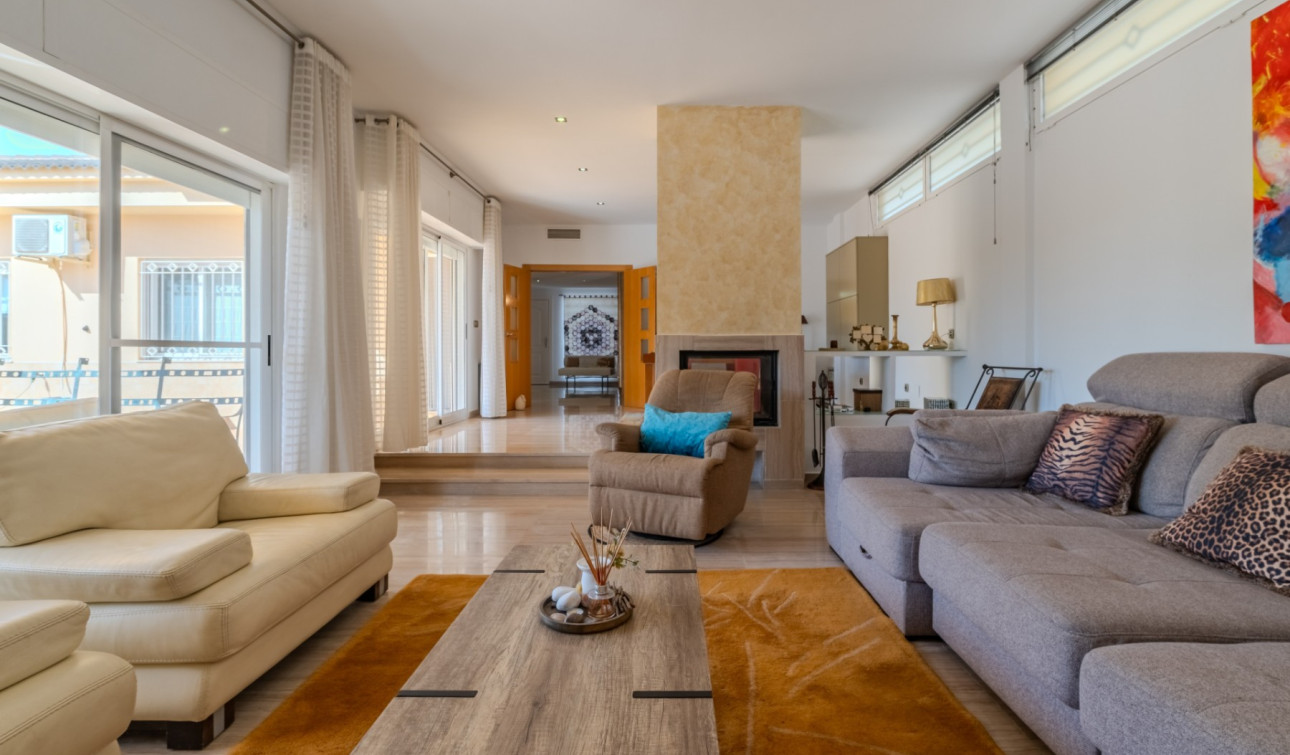 Reventa - Finca / Propiedad de Campo - Almoradí