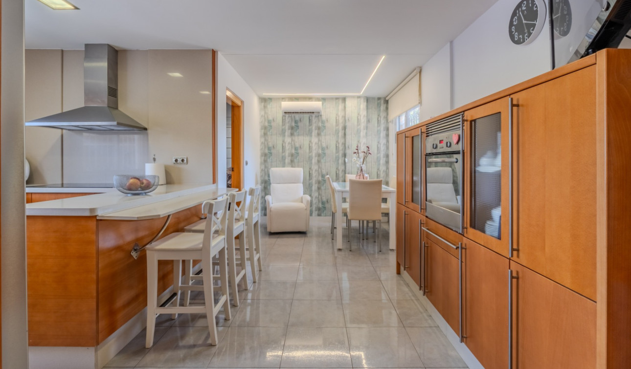 Reventa - Finca / Propiedad de Campo - Almoradí