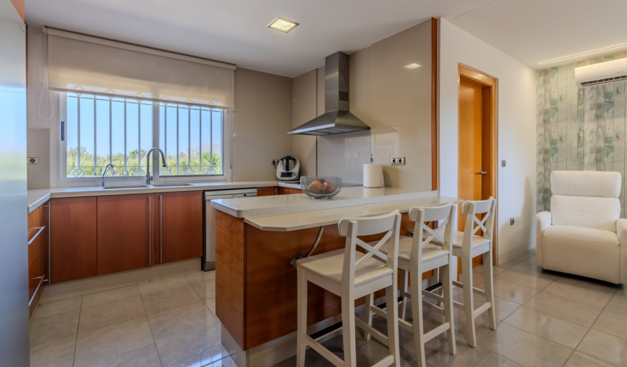 Reventa - Finca / Propiedad de Campo - Almoradí