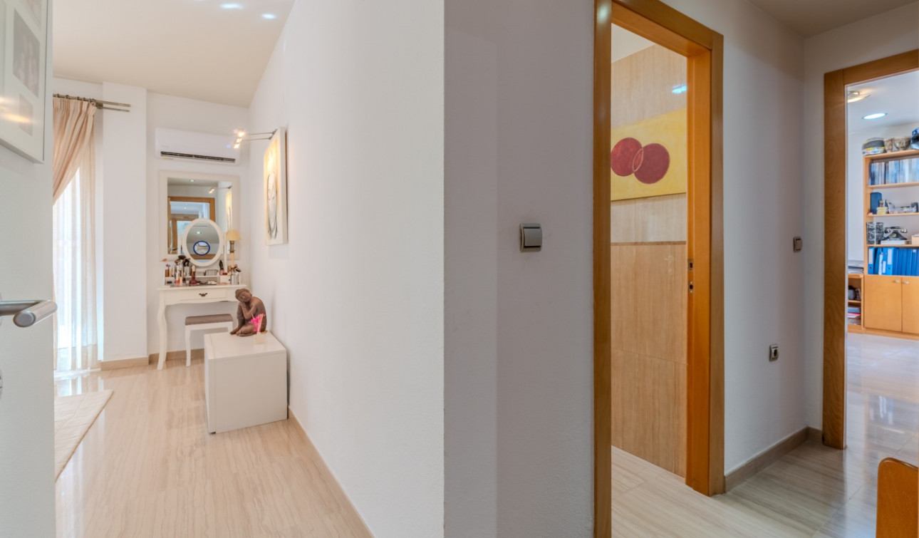 Reventa - Finca / Propiedad de Campo - Almoradí