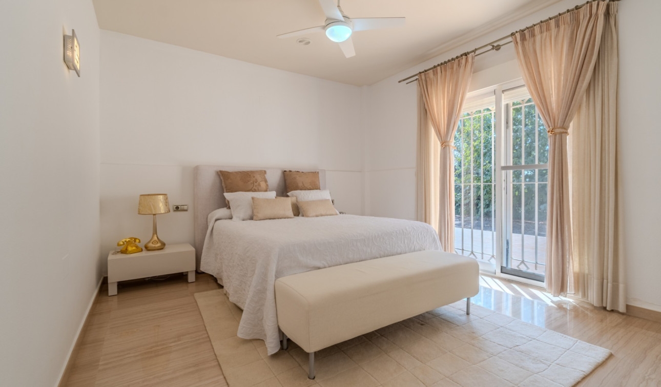 Reventa - Finca / Propiedad de Campo - Almoradí
