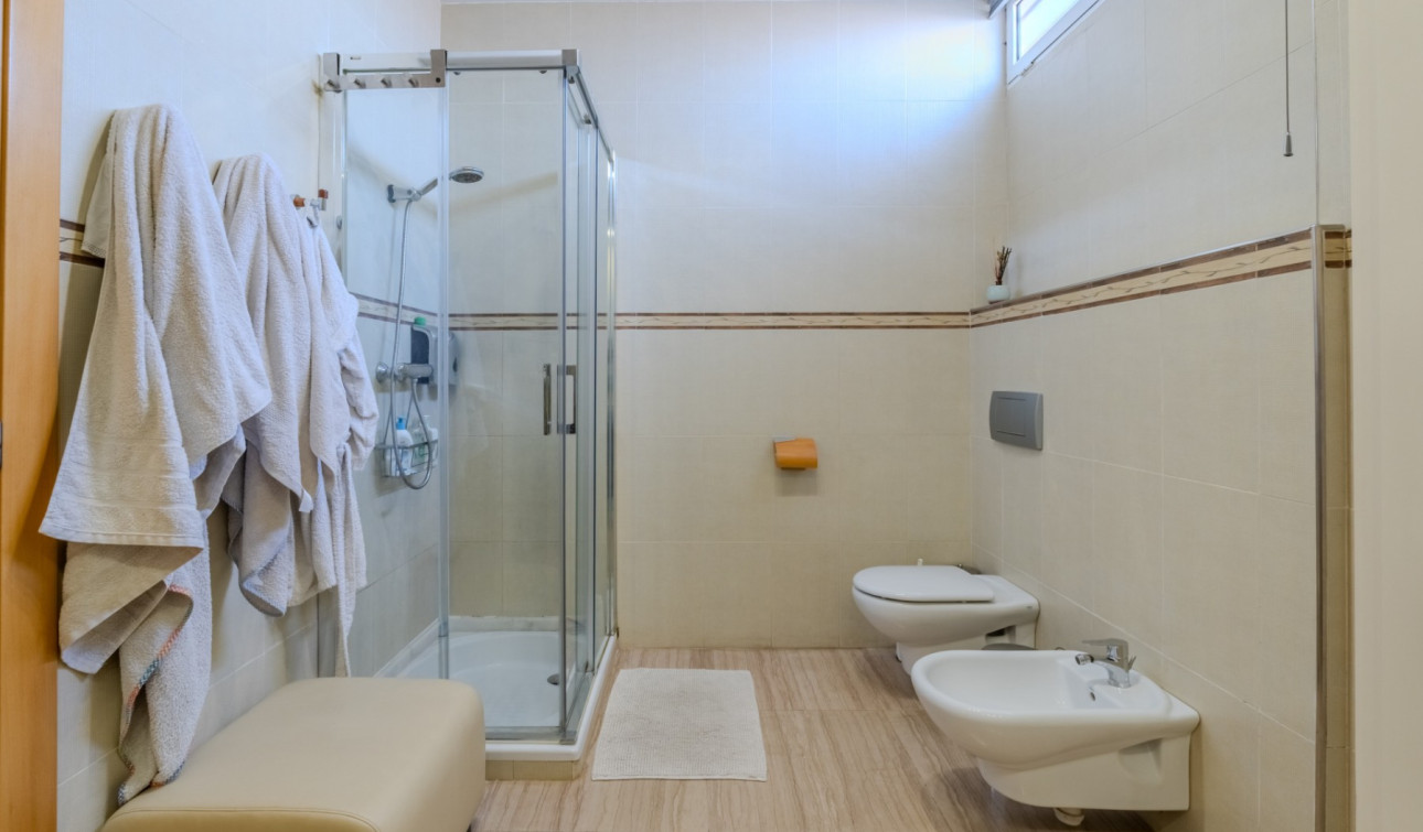 Reventa - Finca / Propiedad de Campo - Almoradí