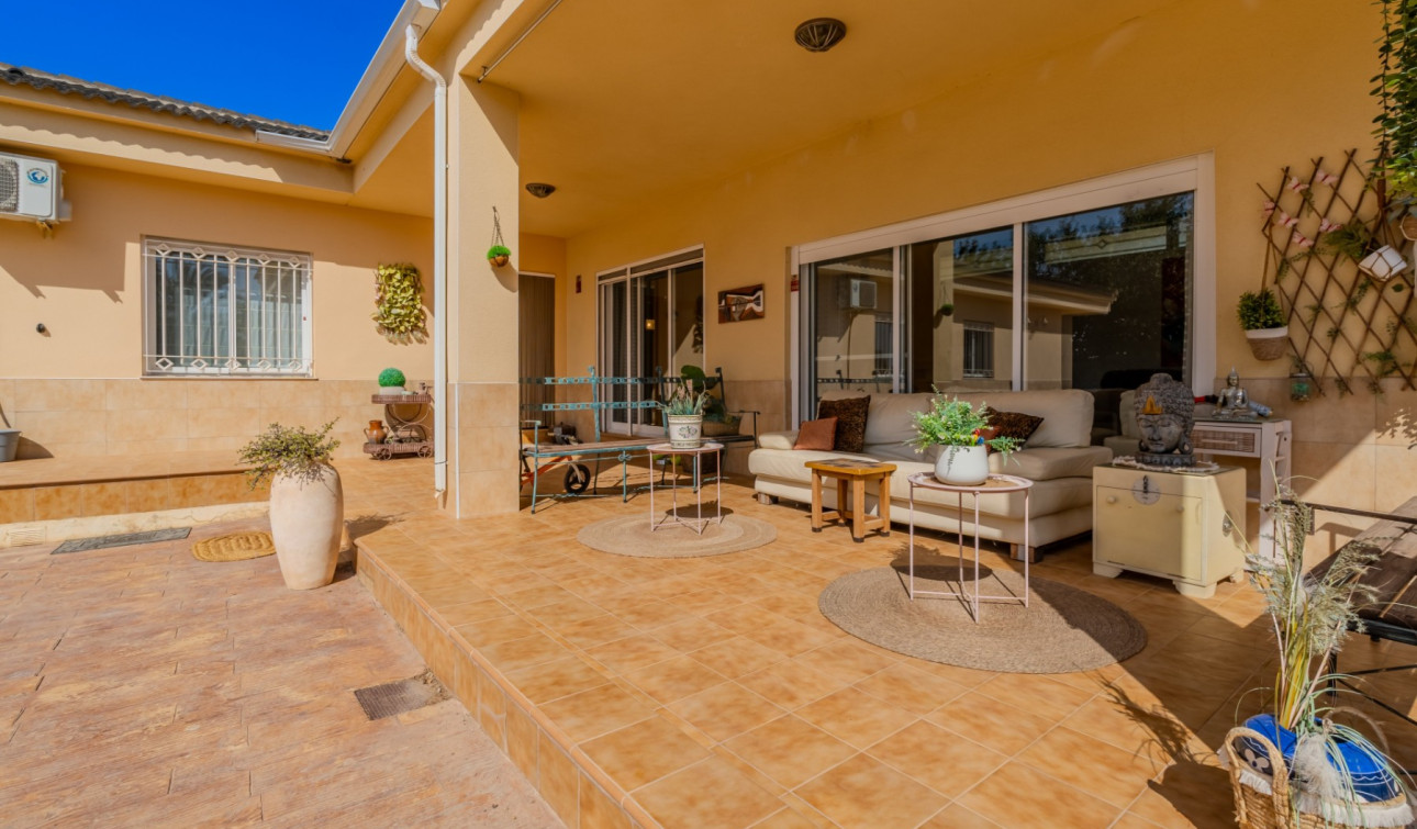 Reventa - Finca / Propiedad de Campo - Almoradí