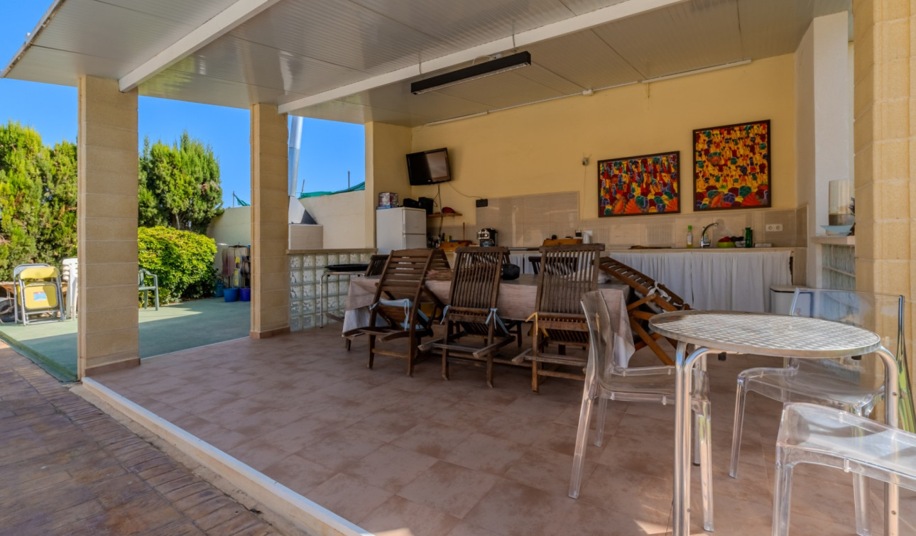 Reventa - Finca / Propiedad de Campo - Almoradí