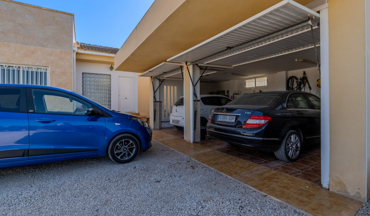 Reventa - Finca / Propiedad de Campo - Almoradí