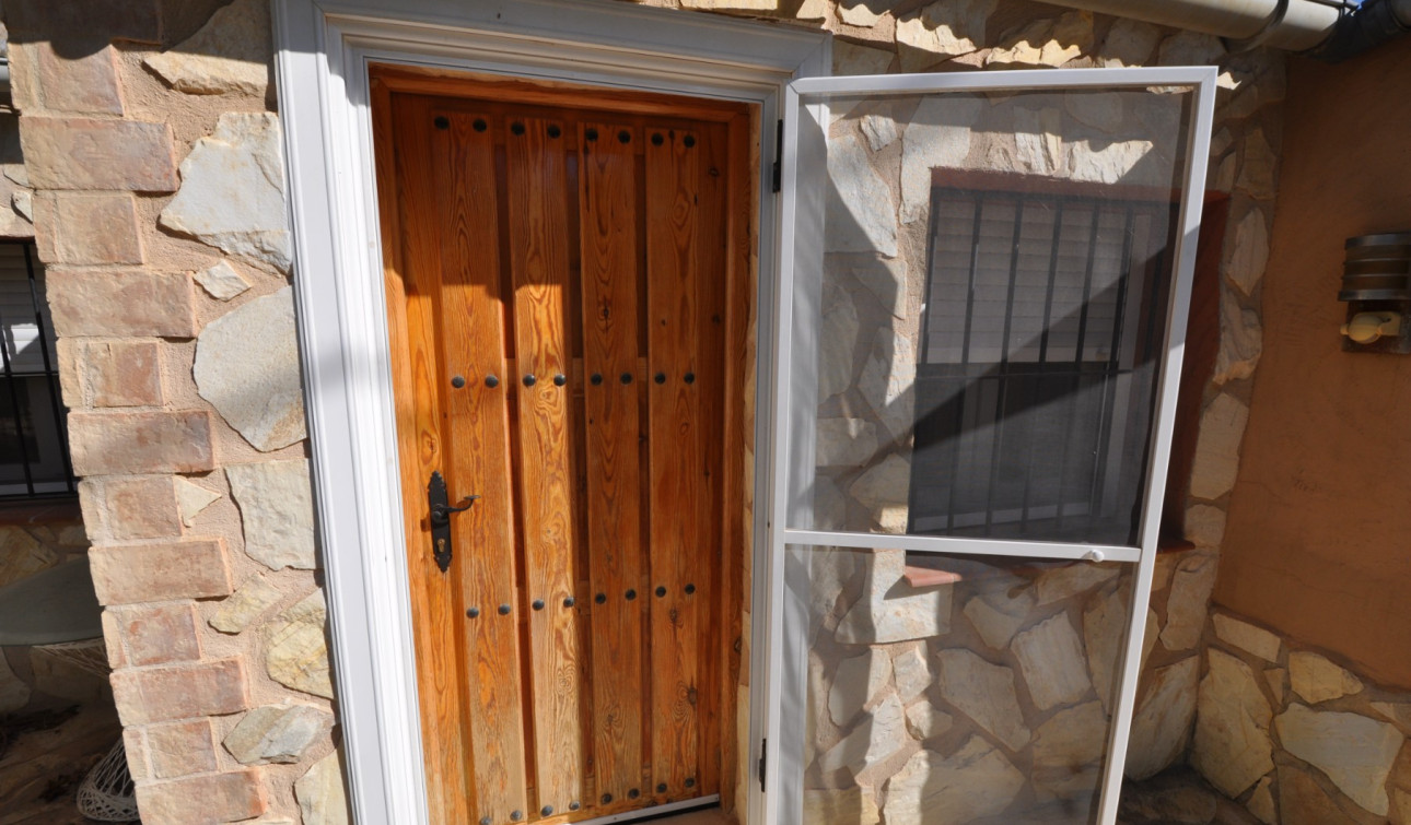 Reventa - Finca / Propiedad de Campo - Crevillente