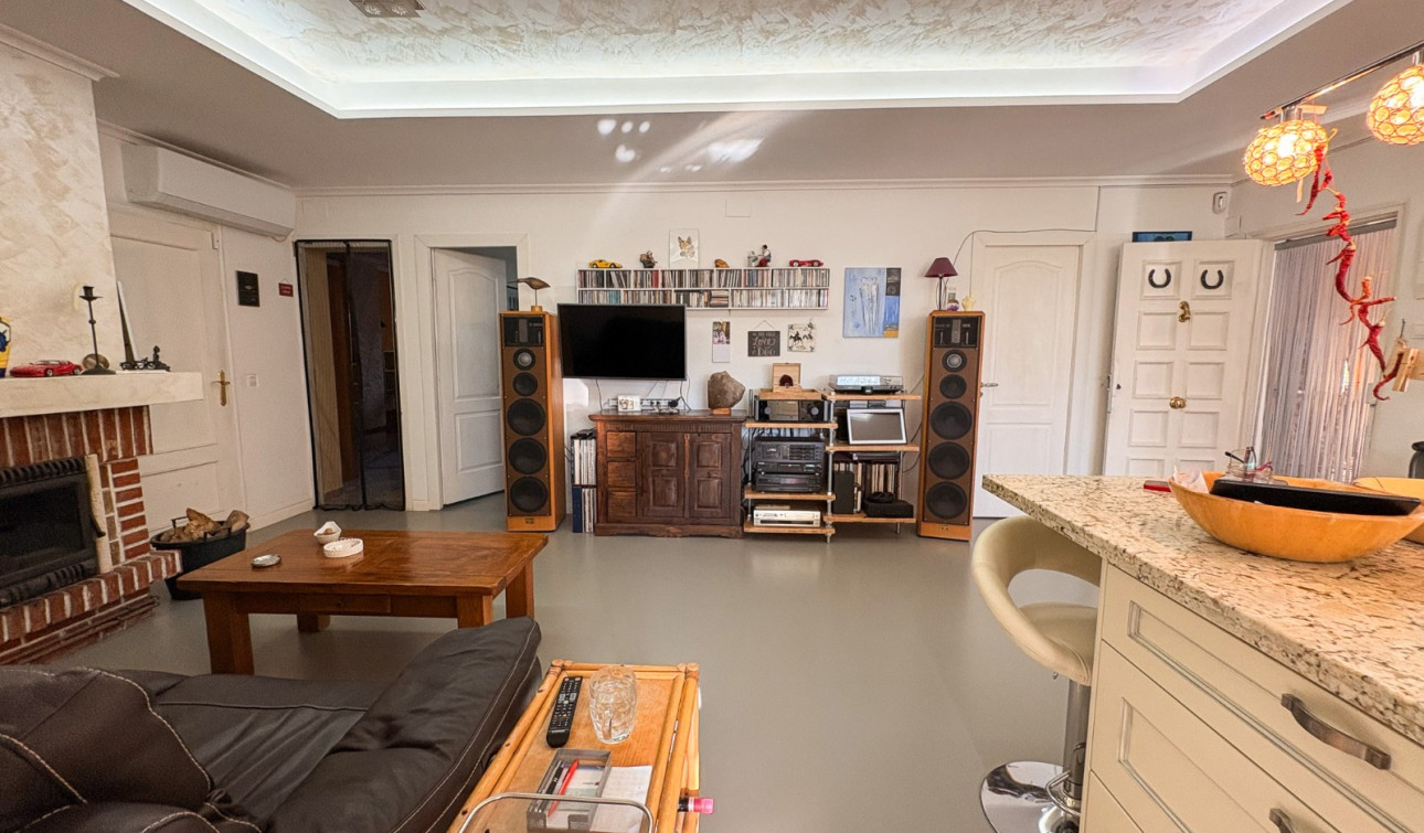 Reventa - Finca / Propiedad de Campo - Crevillente