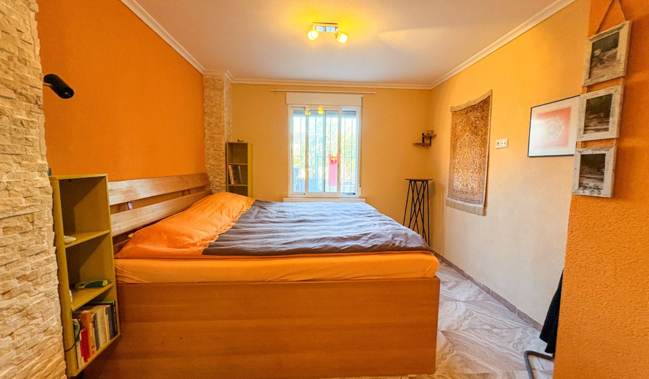 Reventa - Finca / Propiedad de Campo - Crevillente