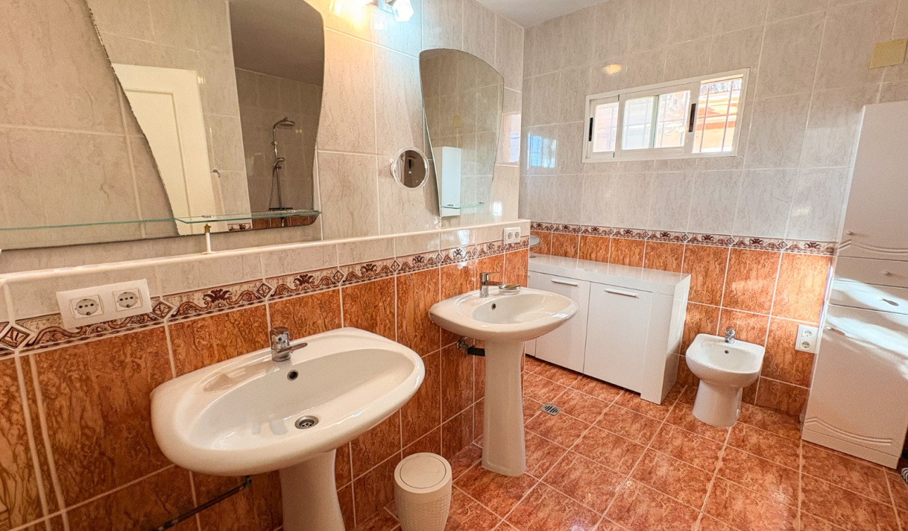 Reventa - Finca / Propiedad de Campo - Crevillente