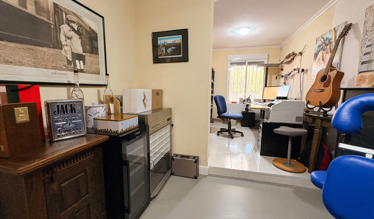 Reventa - Finca / Propiedad de Campo - Crevillente