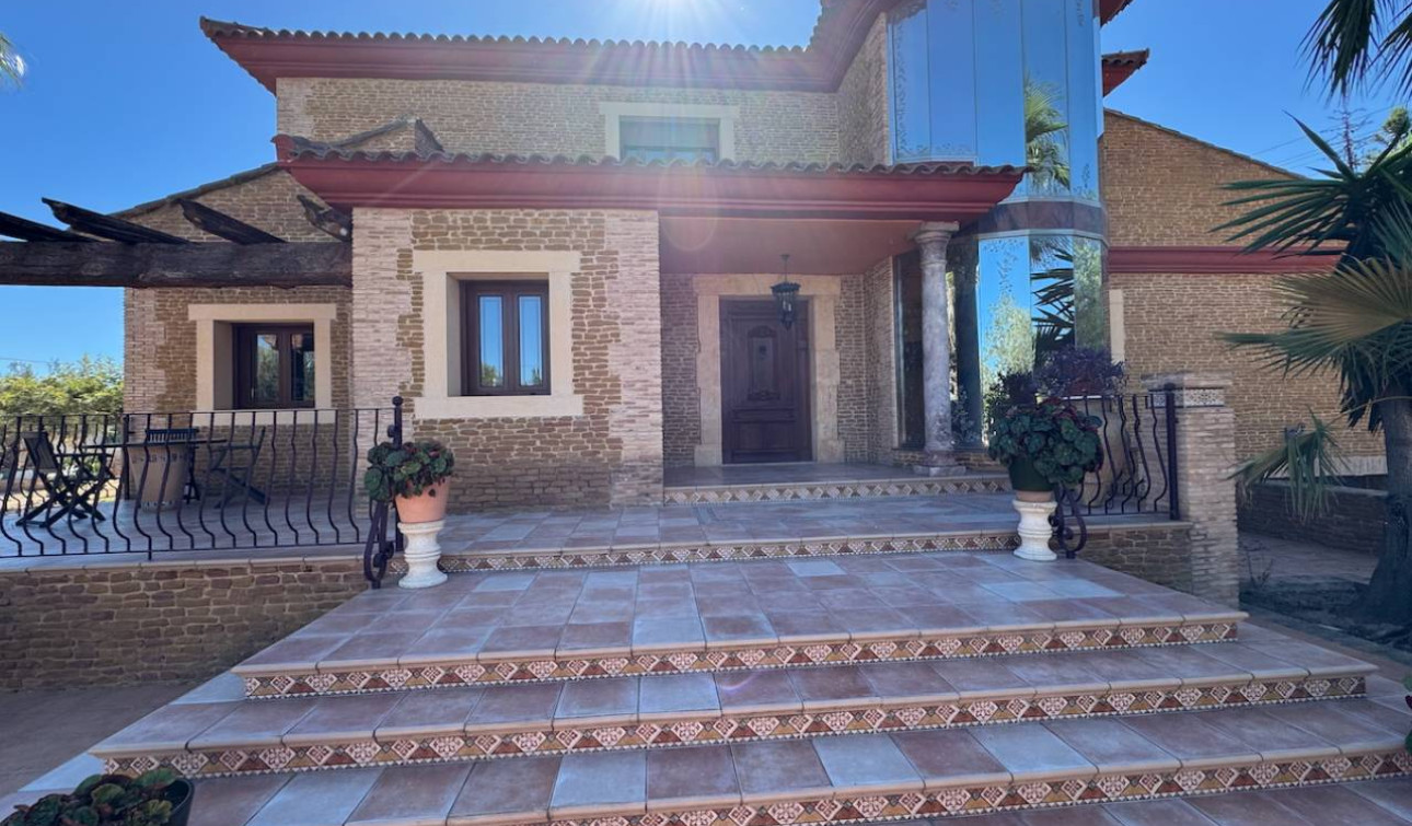Reventa - Finca / Propiedad de Campo - Los Montesinos