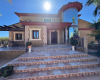 Reventa - Finca / Propiedad de Campo - Los Montesinos