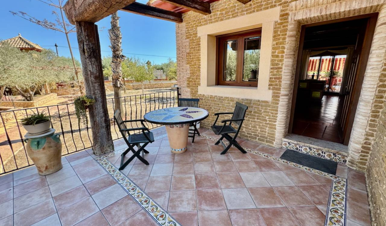 Reventa - Finca / Propiedad de Campo - Los Montesinos