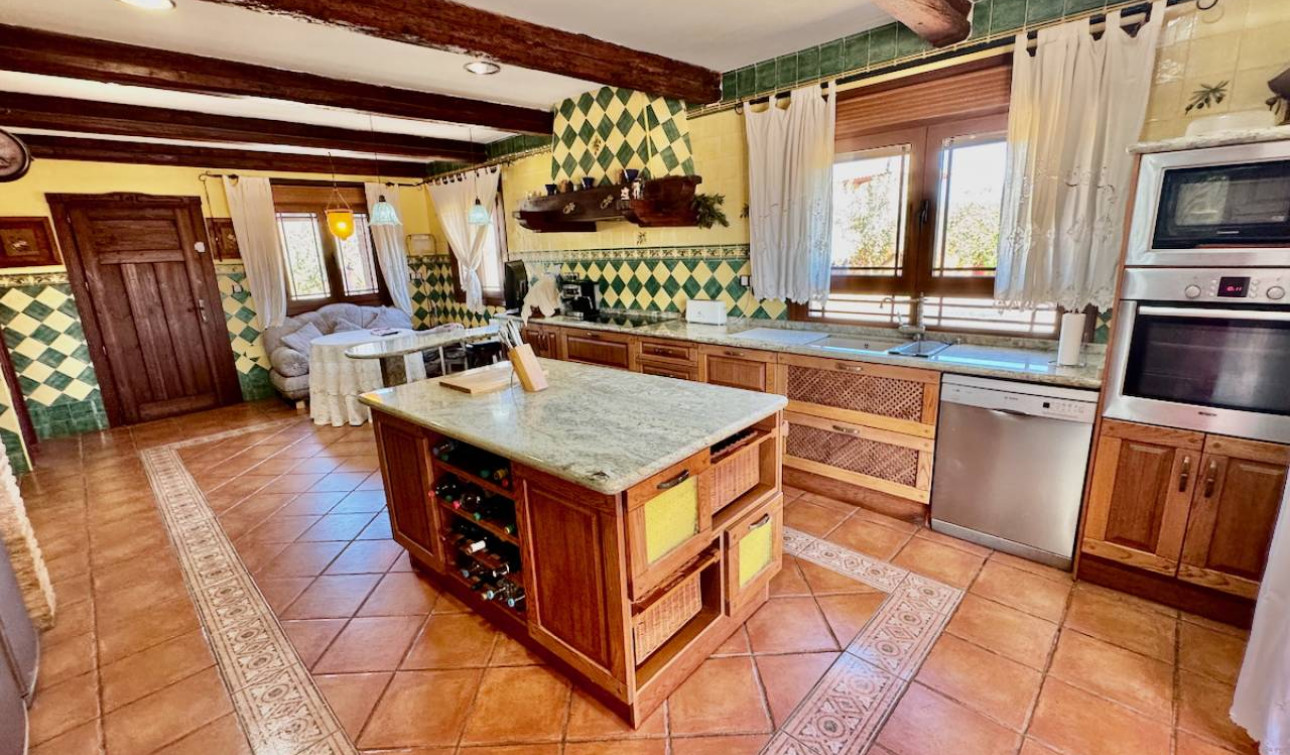 Reventa - Finca / Propiedad de Campo - Los Montesinos