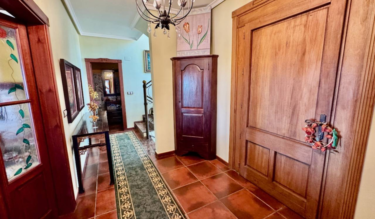 Reventa - Finca / Propiedad de Campo - Los Montesinos