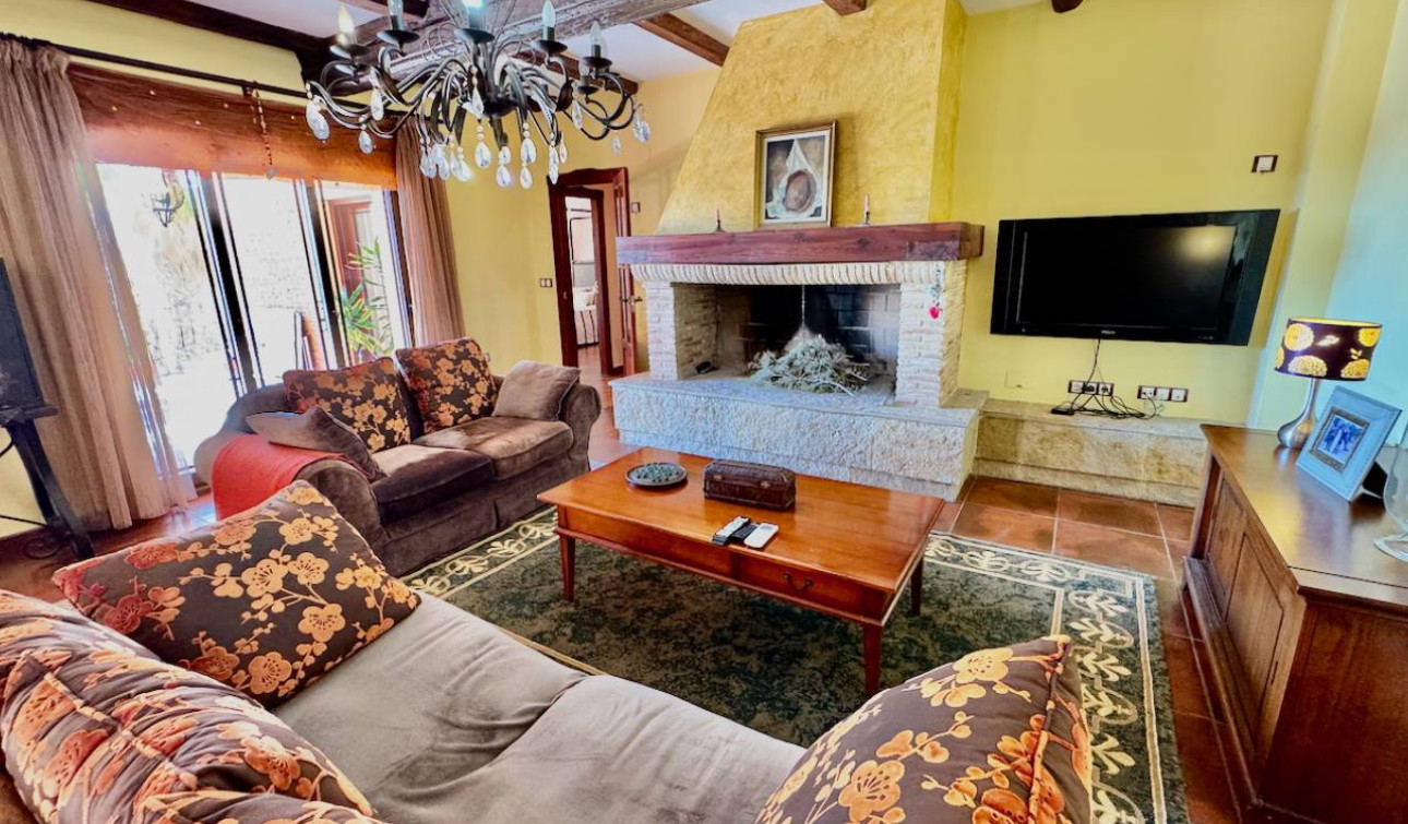 Reventa - Finca / Propiedad de Campo - Los Montesinos