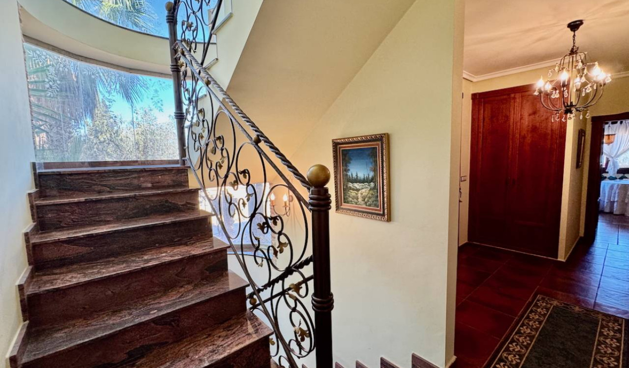 Reventa - Finca / Propiedad de Campo - Los Montesinos