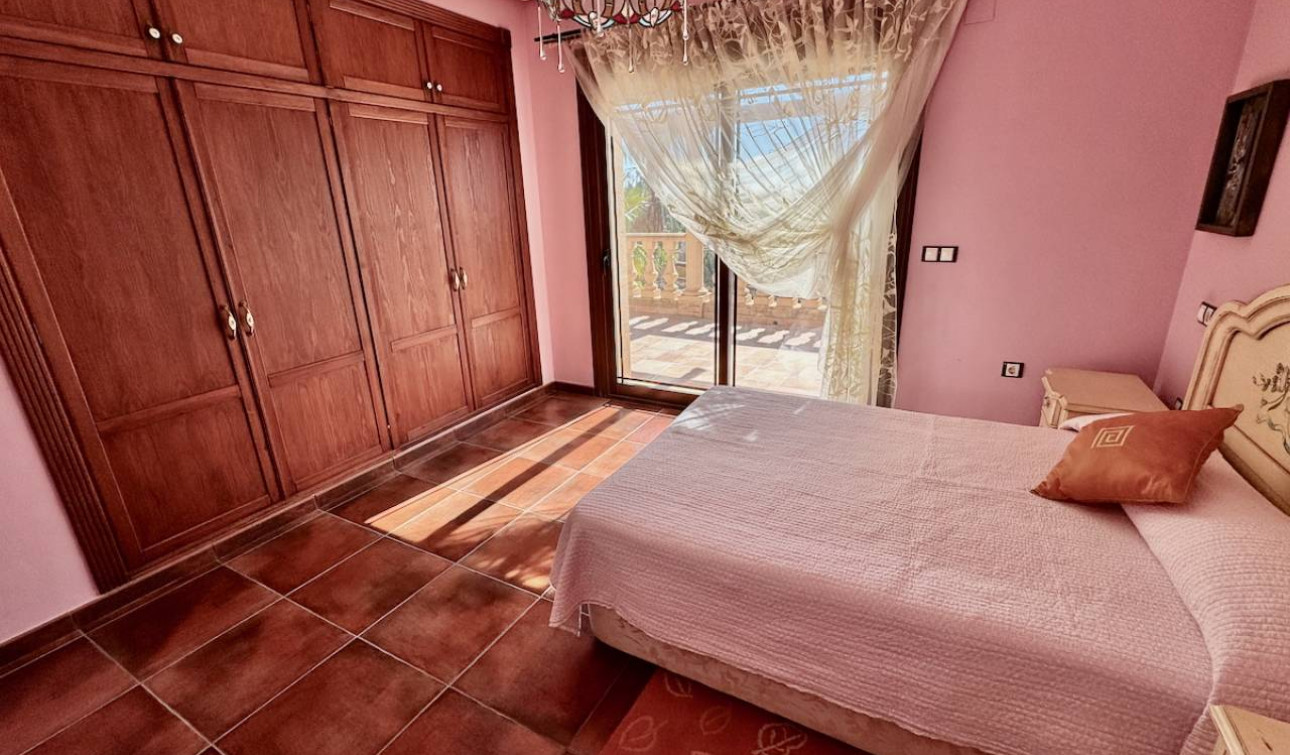 Reventa - Finca / Propiedad de Campo - Los Montesinos