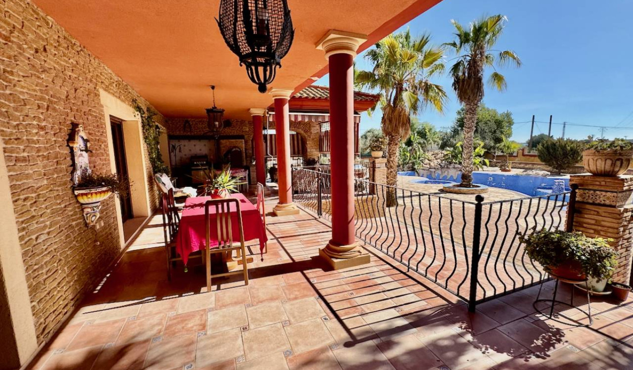 Reventa - Finca / Propiedad de Campo - Los Montesinos