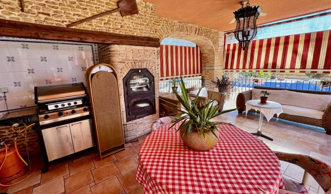 Reventa - Finca / Propiedad de Campo - Los Montesinos