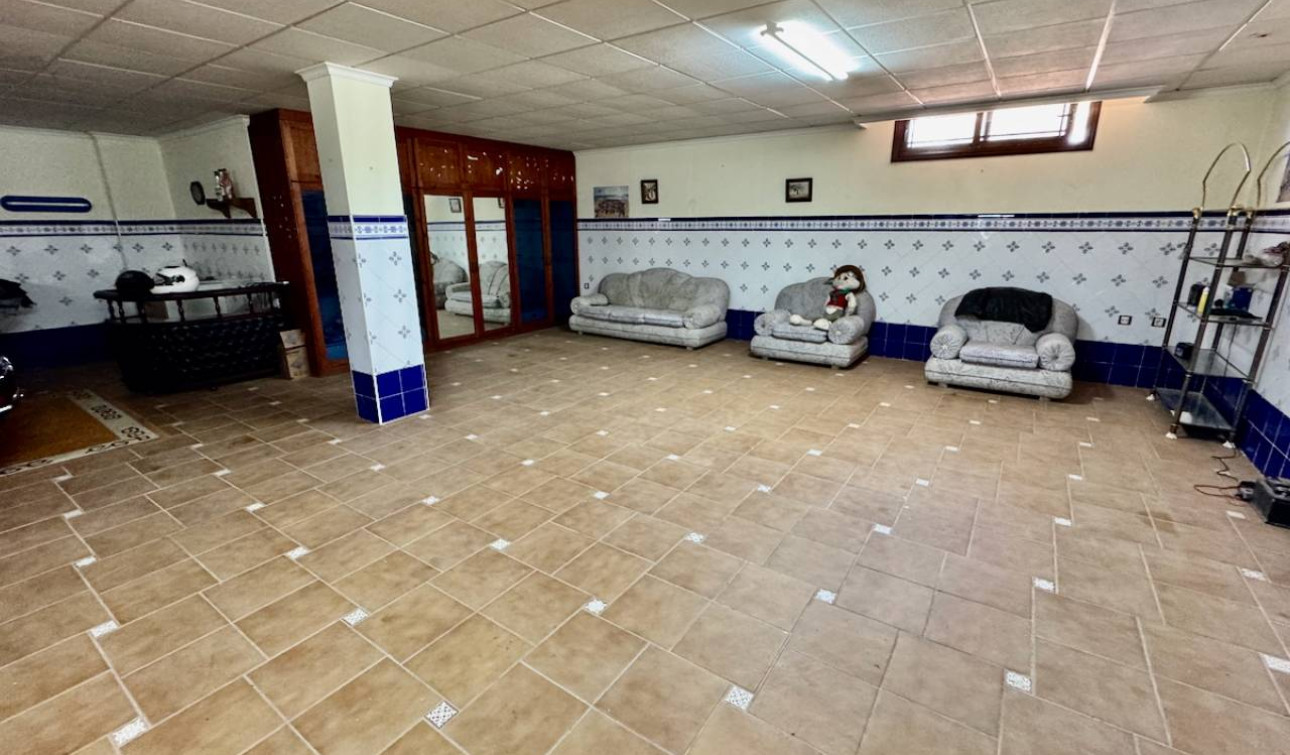 Reventa - Finca / Propiedad de Campo - Los Montesinos