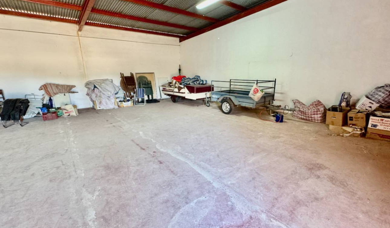 Reventa - Finca / Propiedad de Campo - Los Montesinos