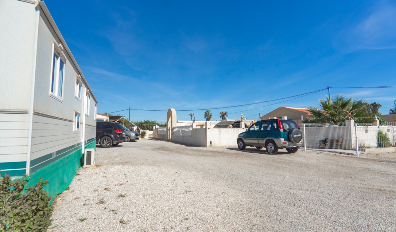 Reventa - Finca / Propiedad de Campo - Los Montesinos