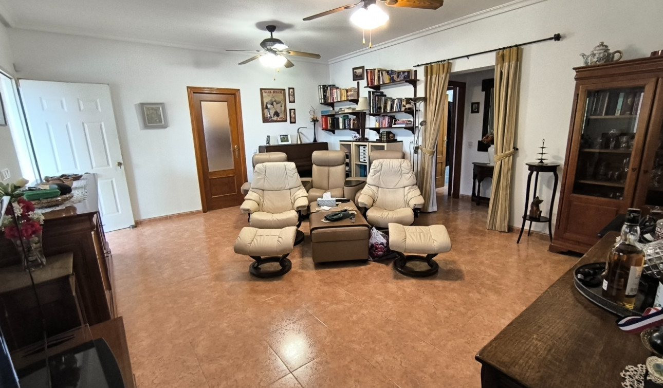 Reventa - Finca / Propiedad de Campo - Orihuela