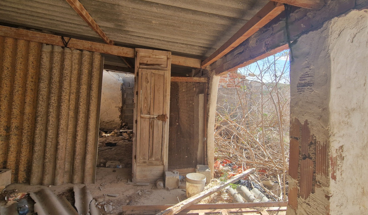 Reventa - Finca / Propiedad de Campo - San Miguel de Salinas