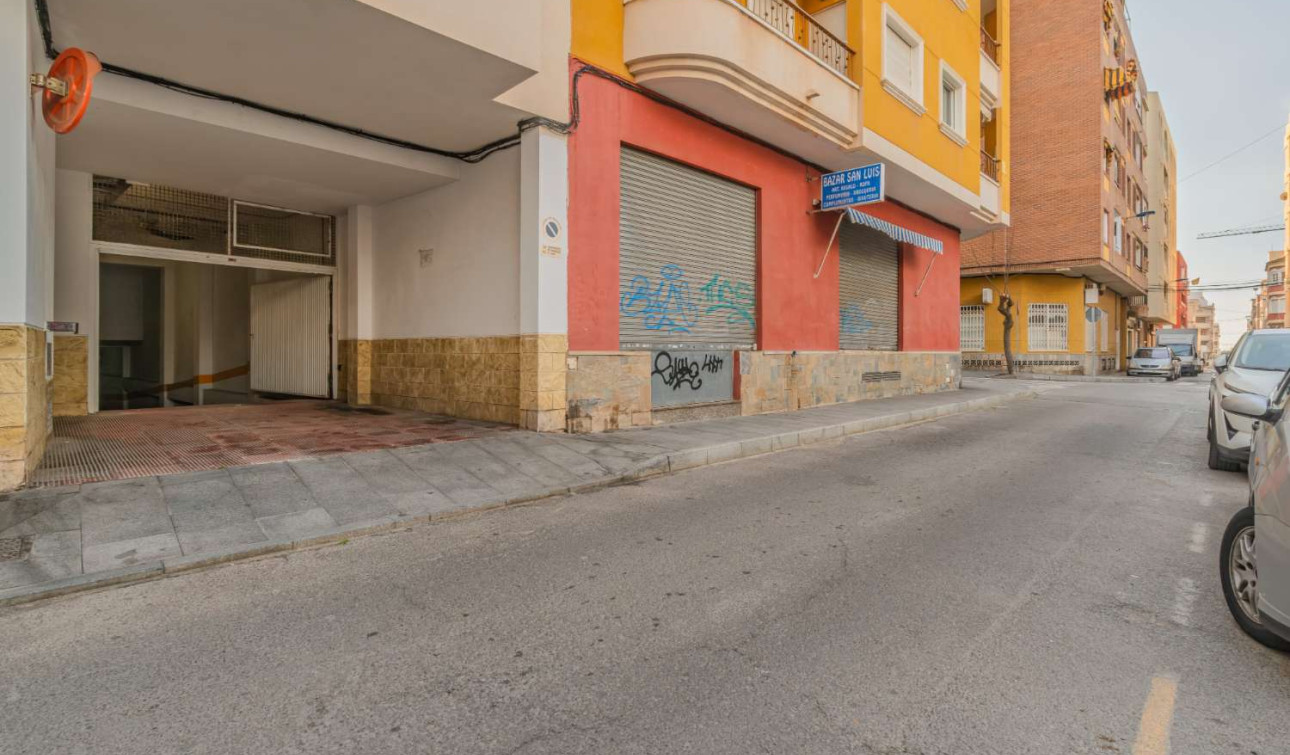 Reventa - Garaje - Torrevieja - Parque de las Naciones