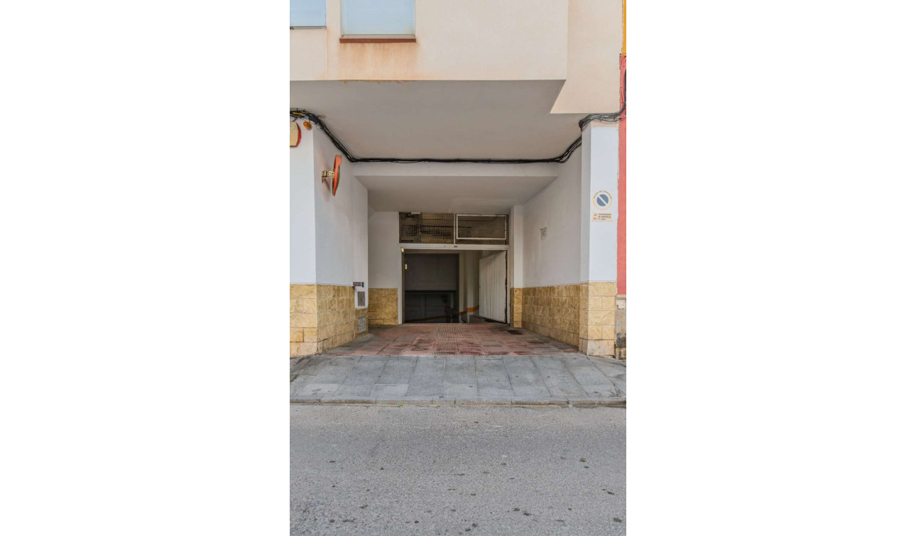 Reventa - Garaje - Torrevieja - Parque de las Naciones