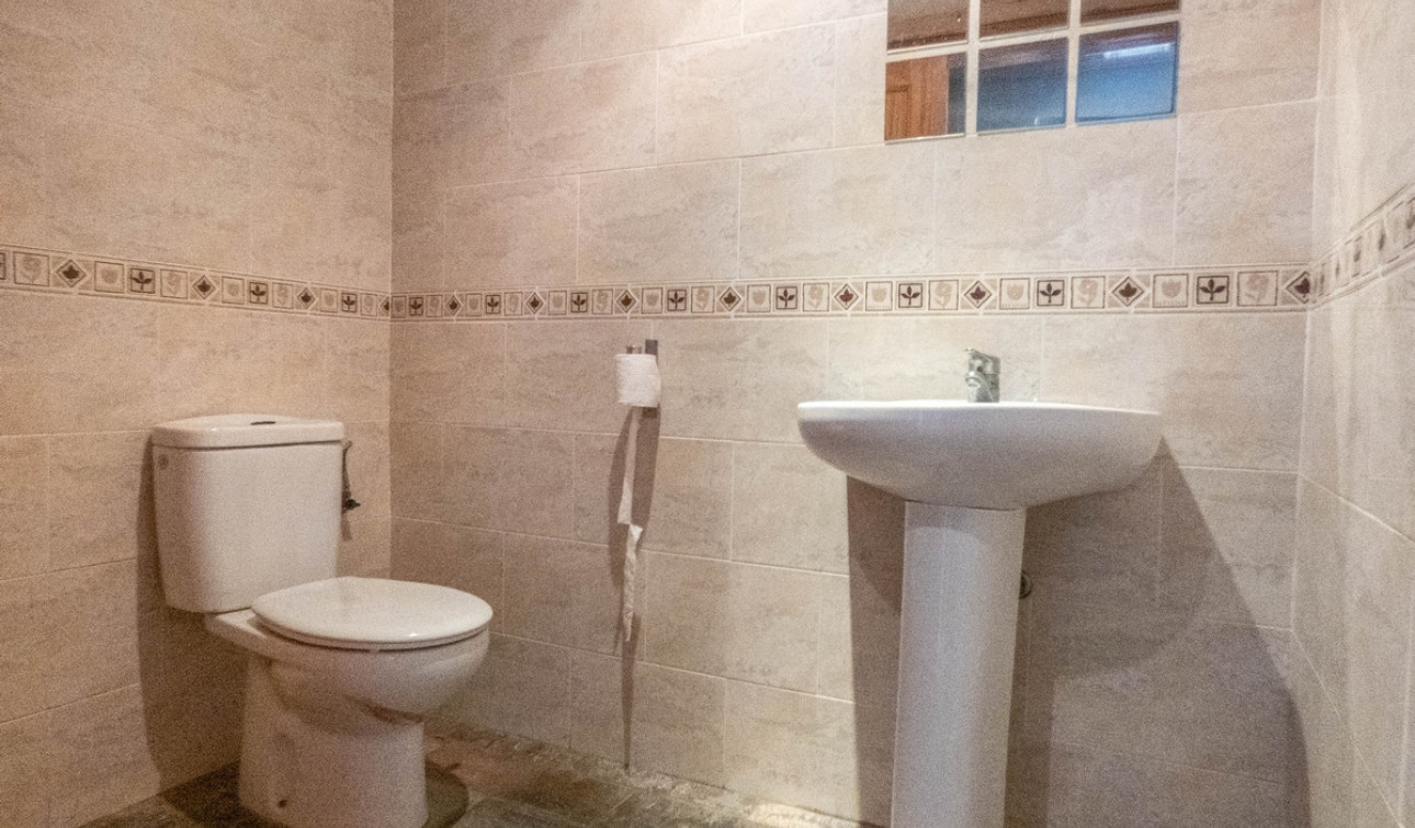 Reventa - Unidad Comercial - Algorfa - La Finca Golf - Algorfa