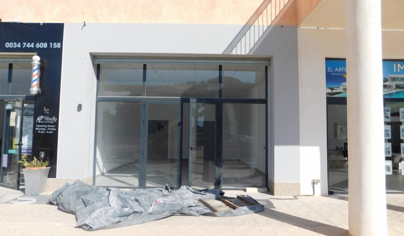 Reventa - Unidad Comercial - Ciudad Quesada - Lo Crispin