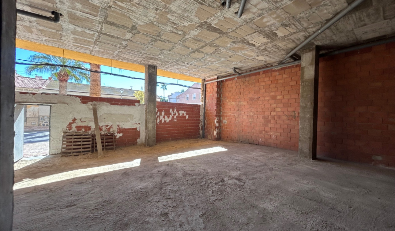 Reventa - Unidad Comercial - Jacarilla