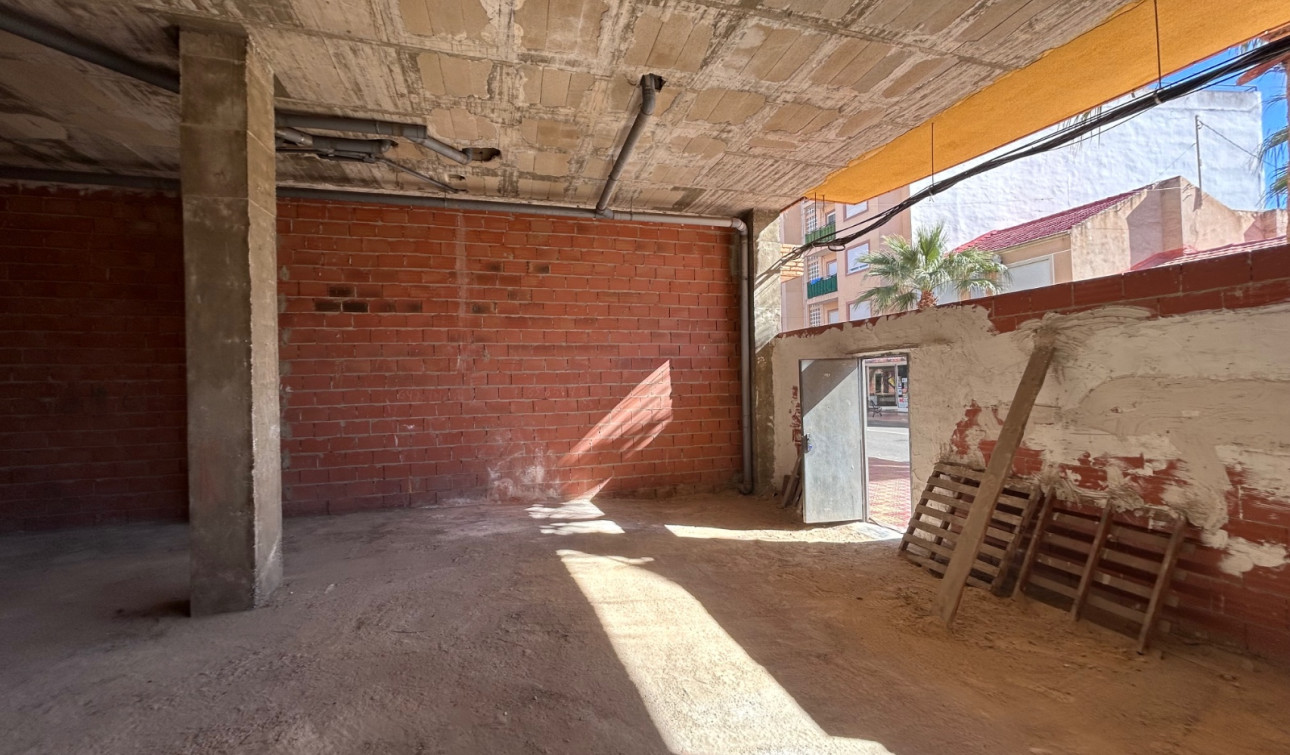 Reventa - Unidad Comercial - Jacarilla