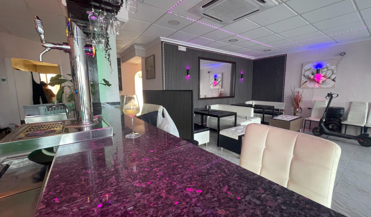 Reventa - Unidad Comercial - Torrevieja - Comunidad Valenciana