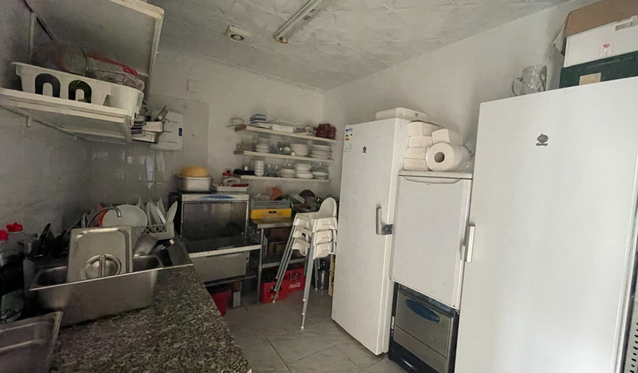 Reventa - Unidad Comercial - Torrevieja - Comunidad Valenciana