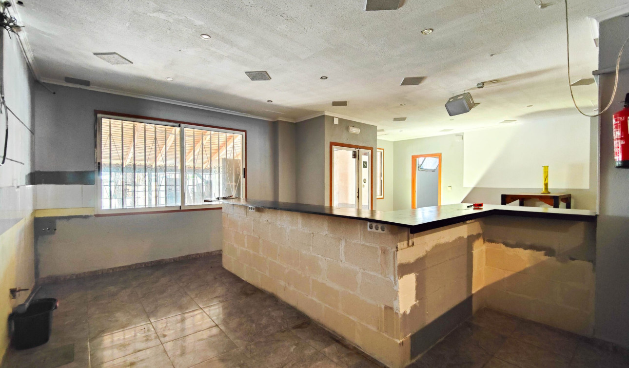 Reventa - Unidad Comercial - Torrevieja - La Siesta - El Chaparral - San Luis